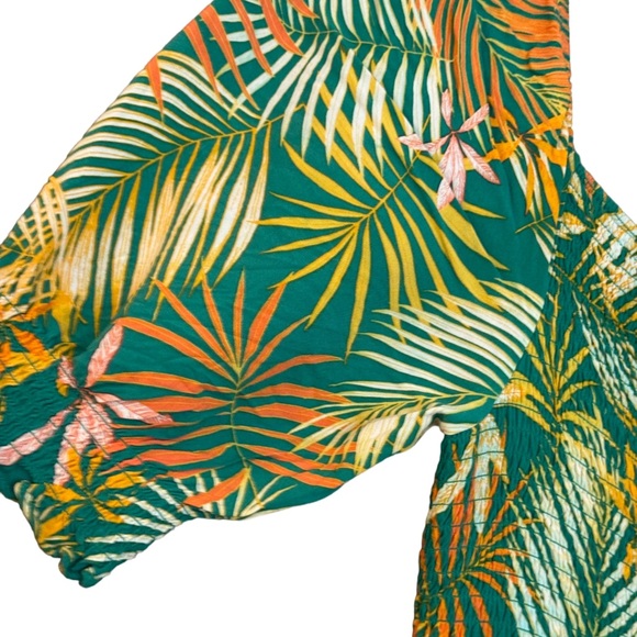 Betsy Johnson woman’s maxi dress green background & floral design . Size L - Picture 5 of 6